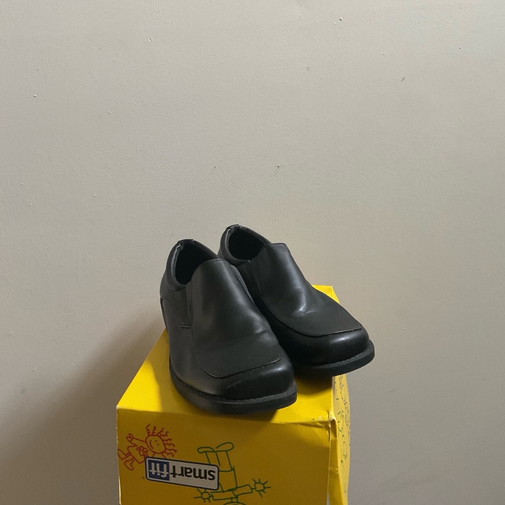 Smart Fit Boy’s shoes size 4.5
